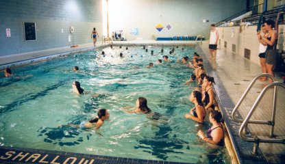Mini Swim.jpg (31812 bytes)